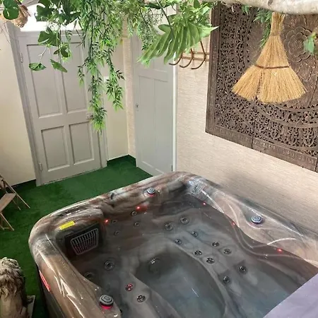 Domaine Les Tourelles - La Petite Maison Сasa de vacaciones *